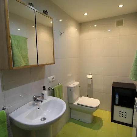 Monkeys House. 비토리아개스테즈